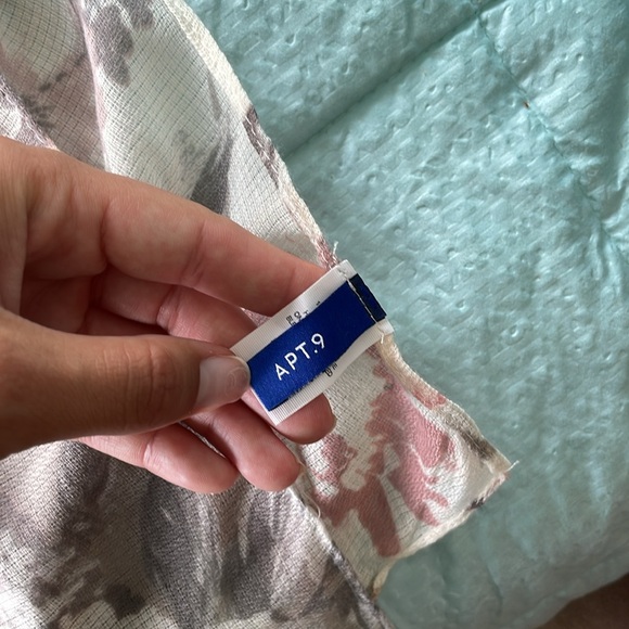 Scarf - Picture 4 of 4